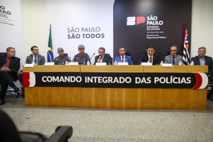 Autoridades de forças policiais reunidos para coletiva de imprensa sobre o caso. Foto: Governo de São Paulo/Divulgação