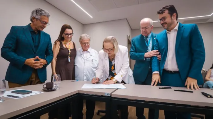 Governo do Estado destina recursos para Santa Casa de Porto Alegre qualificar cirurgias cardíacas e de coluna em crianças