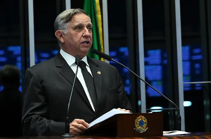 O senador Izalci Lucas (PL-DF) discursa sobre o BRB e o Banco Master - Foto: Jefferson Rudy/Agência Senado
