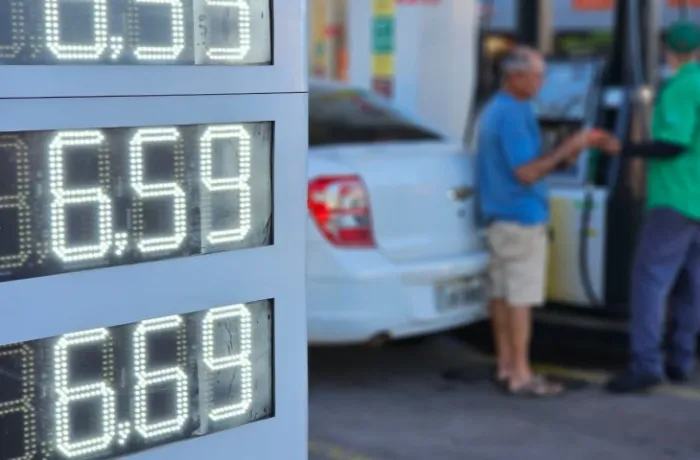 Procon de Mato Grosso do Sul identifica variação de até 21% no preço do diesel em março