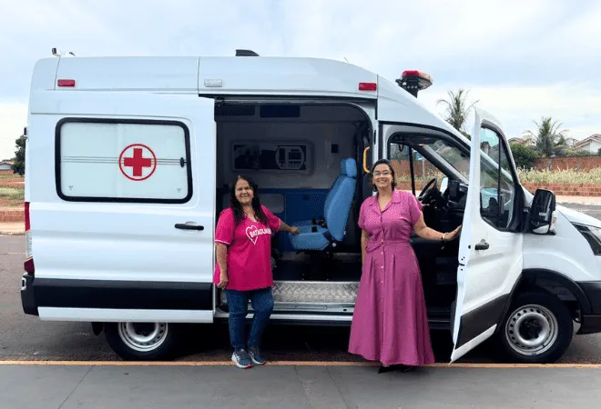 Nova ambulância chega para ampliar atendimentos e dar mais agilidade à Saúde
