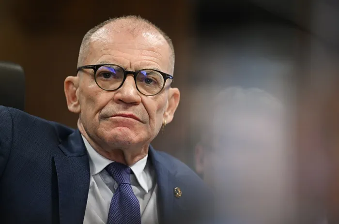 O presidente da CPI, Fabiano Contarato, afirmou que a decisão é uma 