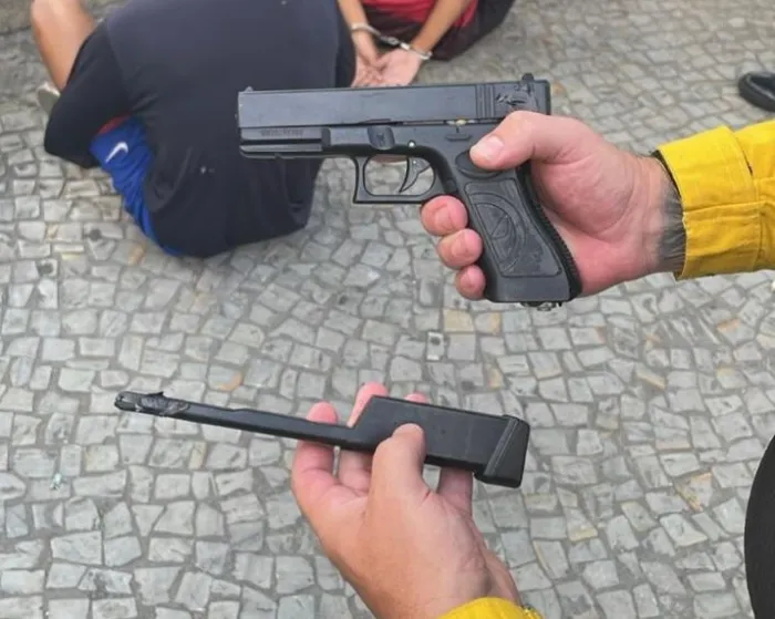 Agentes da Força Municipal impedem roubo em um ônibus na Avenida Presidente Vargas