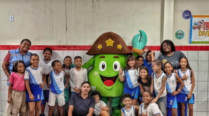 Deso leva educação ambiental e plantio de ipês a estudantes de Nossa Senhora do Socorro