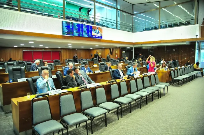 Plenário da Assembleia Legislativa aprovou o PL 235/2025, de autoria da deputada Cláudia Coutinho