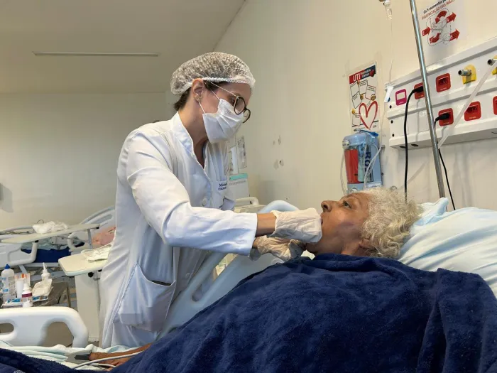 Atuação de cirurgiões dentistas em hospitais evita infecção em pacientes e reduz tempo de internação