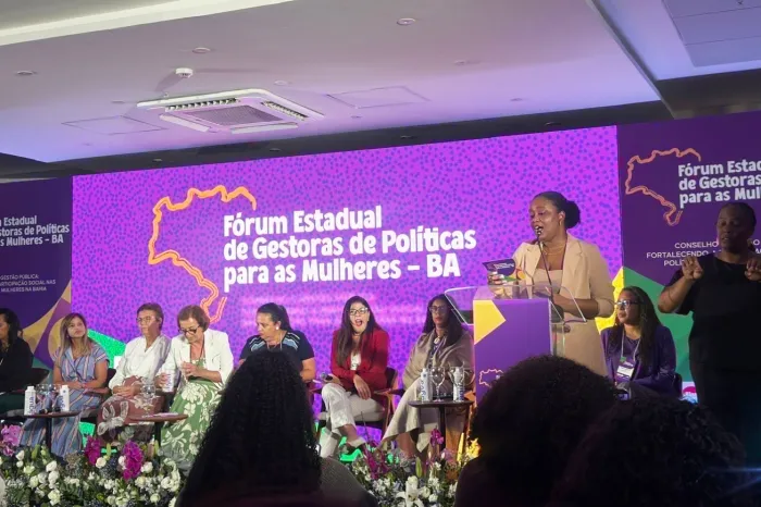 Secretaria da Mulher marca presença em fórum estadual e reforça luta por mais direitos para mulheres