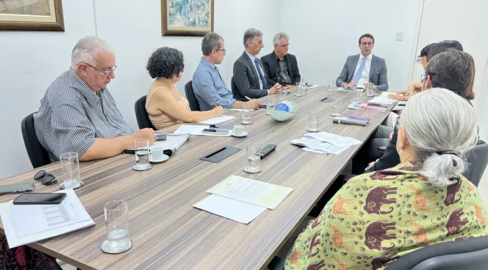 PGE recebe representantes do Sintese para debater temas de interesse do magistério público estadual