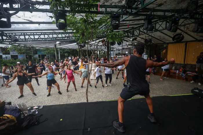 Mães atendidas pelo Cartão da Primeira Infância Carioca ganham programação especial com café da manhã e aula de zumba