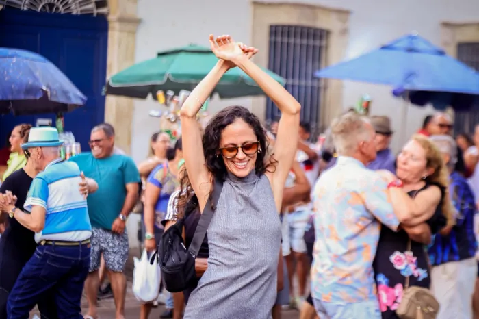 Cantora Nathalie de Lima faz homenagem às mulheres no Sabadinho Bom deste final de semana
