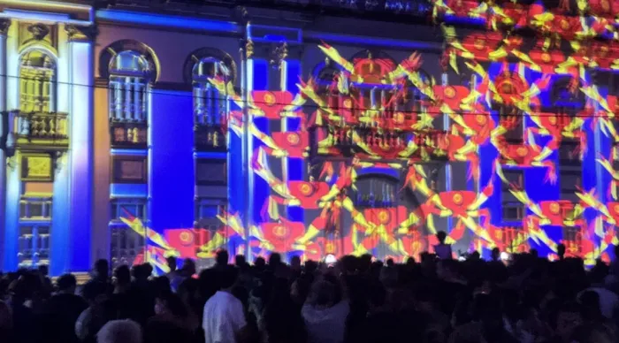 Público se encanta com espetáculo de luzes e tecnologia no SE Mapping em Aracaju