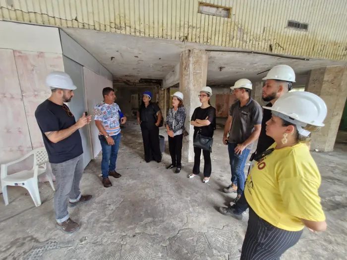 Equipe da Prefeitura e da União por Moradia visitam obra do Residencial Antônio Júnior