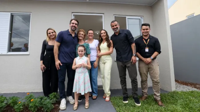 Governador Eduardo Leite entrega 24 moradias definitivas em Santa Tereza construídas pelo Programa A Casa é Sua - Calamidade