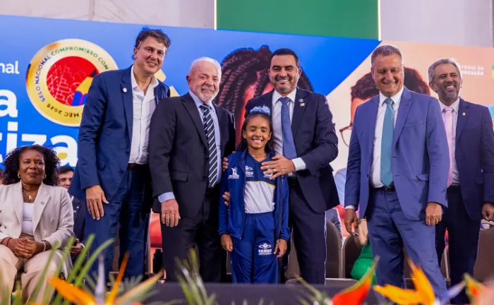 Governador Wanderlei Barbosa recebe Selo Ouro que reconhece o Tocantins como único estado do Norte em alfabetização