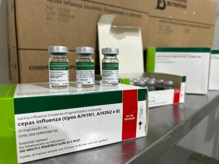 Saúde inicia distribuição de doses da vacina contra a influenza e reforça mobilização para o Dia D de vacinação