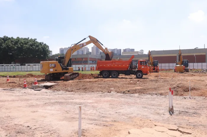 Governo de SP realiza visita ao início da escavação da futura estação Taboão da Serra da Linha 4–Amarela