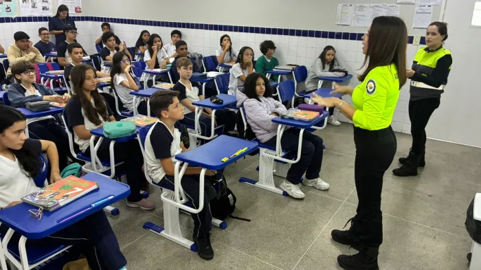 Semob-JP intensifica ações educativas e dá continuidade ao projeto ‘De Mulher pra Mulher’