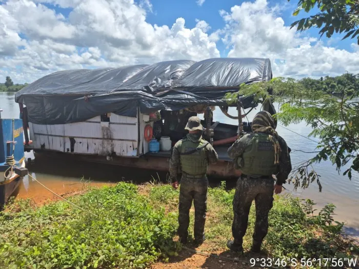 Batalhão Ambiental fecha garimpo ilegal e prende dois homens em Alta Floresta