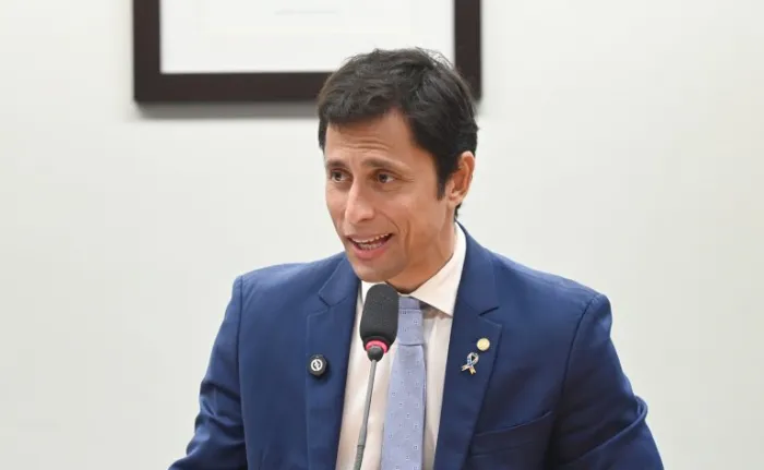 Comissão aprova obrigatoriedade de formação de professores em tecnologias assistivas