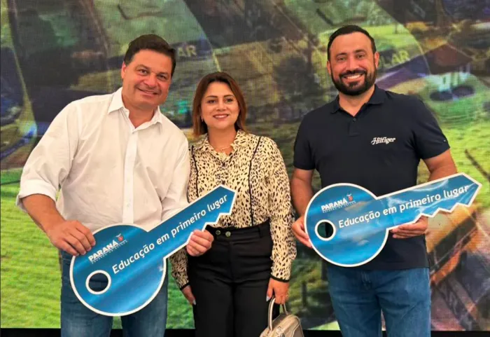 Piraí do Sul recebe dois novos ônibus escolares e reforça investimento na educação