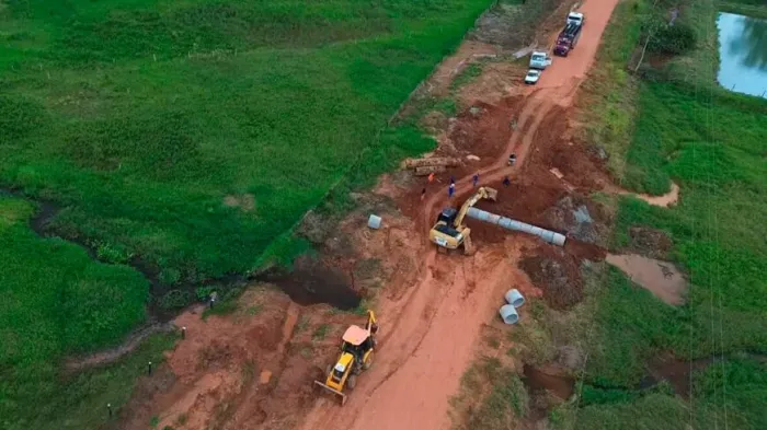 As obras de infraestrutura na RO 101, são realizadas no trecho que liga os municípios de Urupá e Mirante da Serra