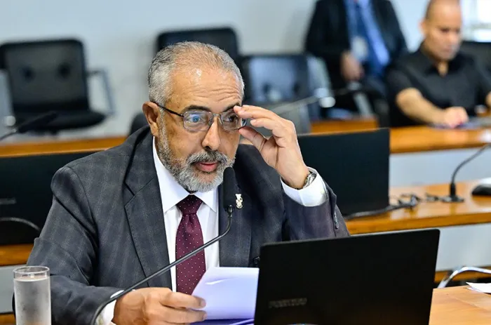 Paulo Paim foi o relator e apresentou texto que substituiu o projeto inicial - Foto: Geraldo Magela/Agência Senado