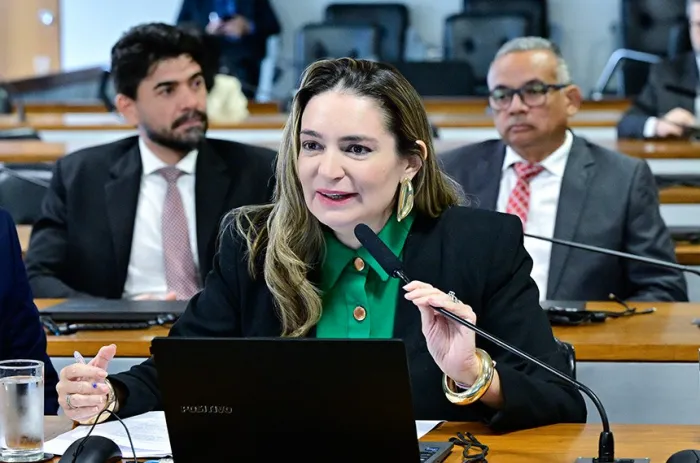 A senadora Augusta Brito relatou o projeto da deputada Célia Xakriabá - Foto: Geraldo Magela/Agência Senado
