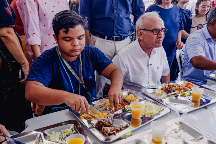 Cícero Lucena inaugura primeiro Restaurante Popular Universitário e amplia para 8.500 refeições diárias em João Pessoa