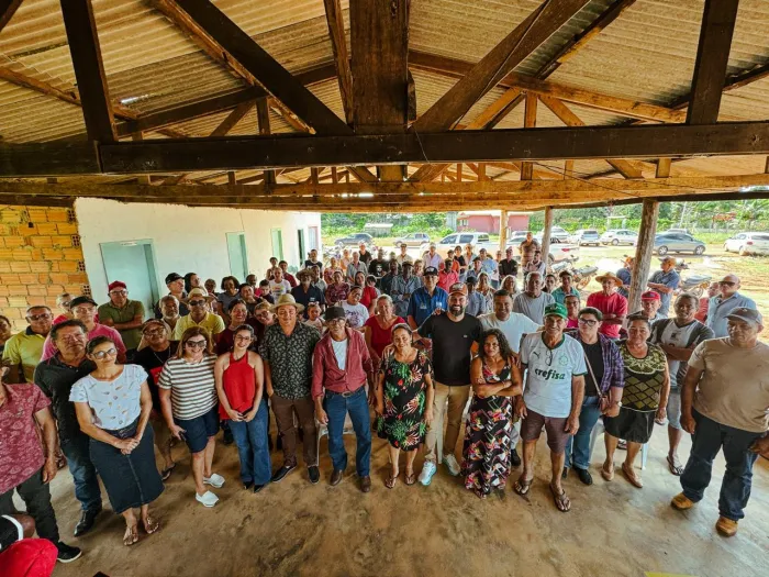  Durante o encontro, o parlamentar conversou diretamente com produtores rurais da região e ouviu de perto as principais demandas do setor (Foto: David Lucas | Assessoria Parlamentar)