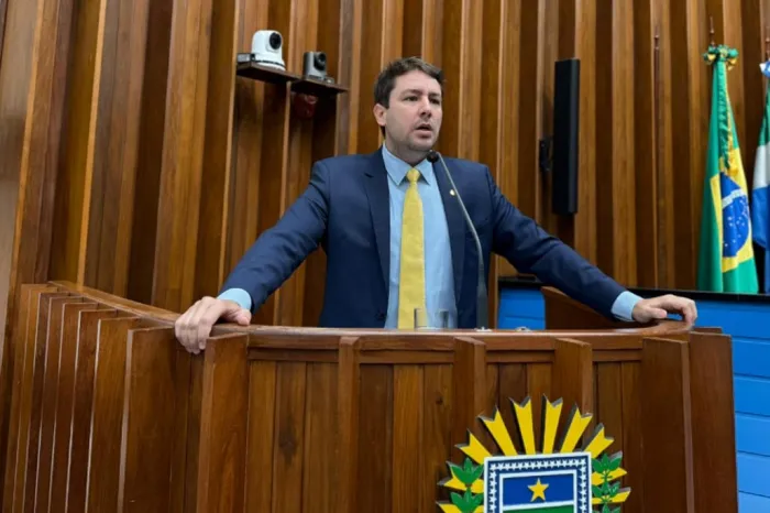 Deputado Catan vota contra reajuste do Governo e defende reposição real da inflação