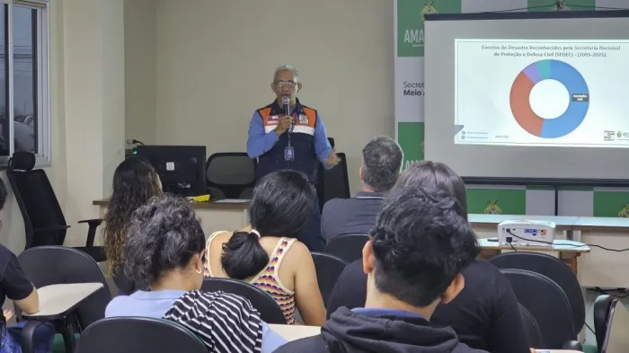 Sema reúne especialistas para discutir gestão hídrica e mudanças climáticas no Amazonas