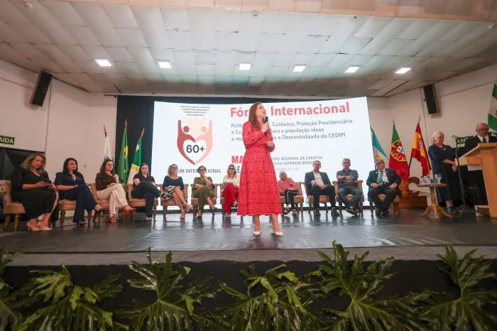 Fórum sobre envelhecimento evidencia vanguarda do Paraná em políticas para a pessoa idosa