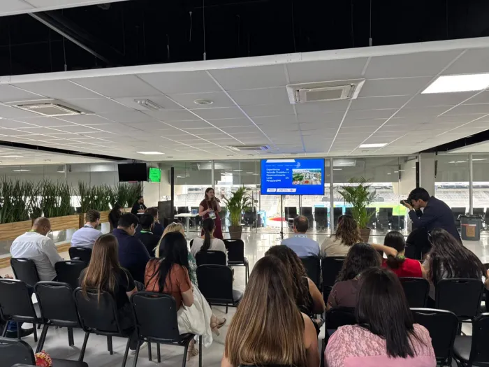 Prefeita Débora Regis participa de Fórum Nacional de Mobilidade Urbana