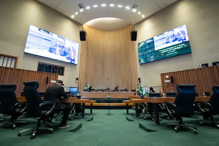 Sessão de debates aborda direitos da infância, educação e situação do BRB