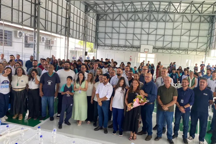 Colégio de Santo Antônio da Platina ganha nova quadra esportiva coberta