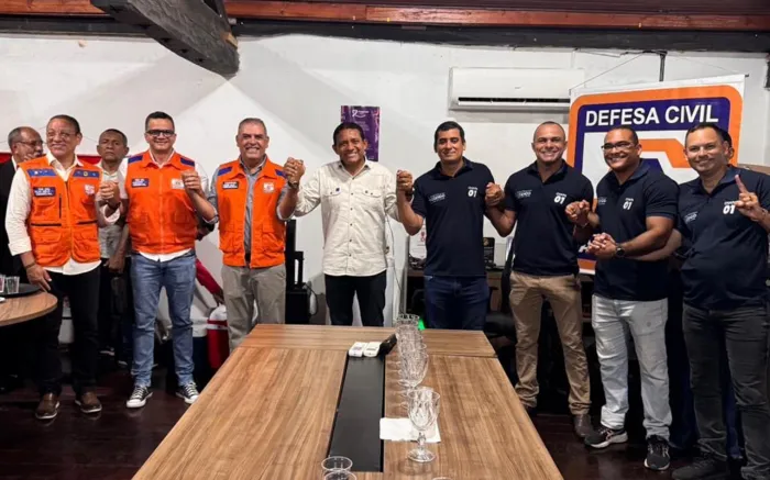 Defesa Civil homenageia secretário Júlio Cezar pela atuação e trajetória