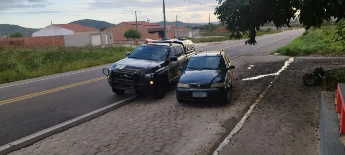Em ação conjunta, Polícia Civil recupera carro roubado após sequestro