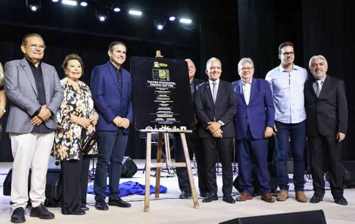 João Azevêdo prestigia inauguração do Teatro Municipal de Patos: “um momento histórico e de celebração de um sonho