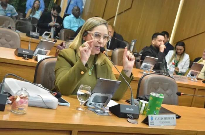 Flávia Berthier propõe proibição de linguagem neutra em escolas de São Luís