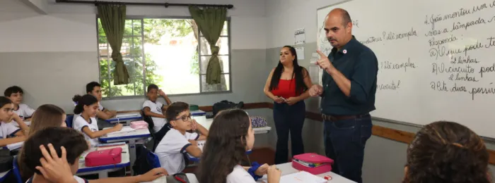Governo de Minas vistoria obras estruturais e de modernização de escola em Abadia dos Dourados