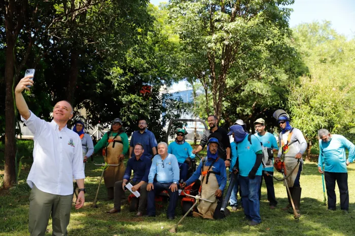 Prefeito acompanha Serviços Gerais nas ruas