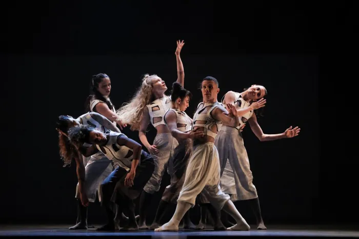 Orquestra Sinfônica e Balé Teatro Guaíra abrem inscrições para músicos e bailarinos