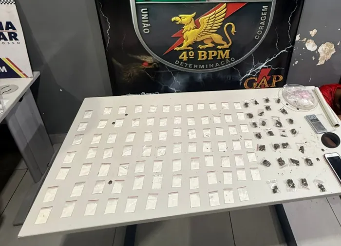 Polícia Militar conduz duas pessoas e apreende 111 porções de drogas em Várzea Grande