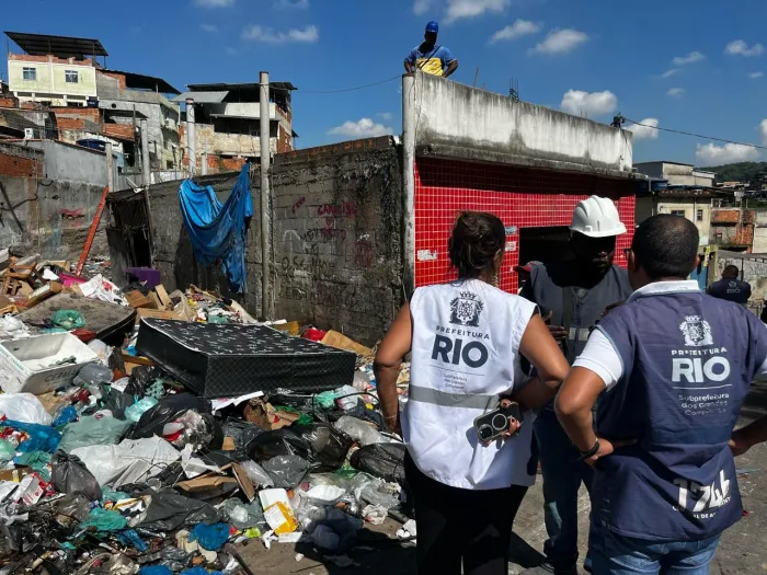 Prefeitura demole construção ociosa no Complexo da Penha para implantação de ecoponto