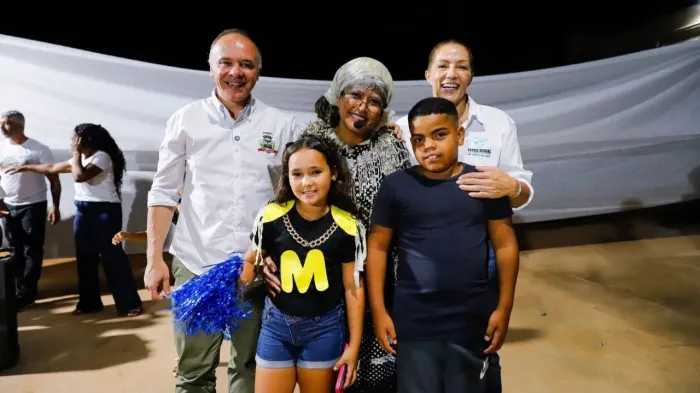 Prefeito e primeira-dama visitam Projeto Maquininha do Futuro