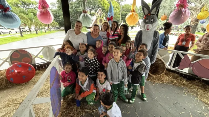 Estudantes da rede municipal visitam a “Páscoa na Praça” em Sinop