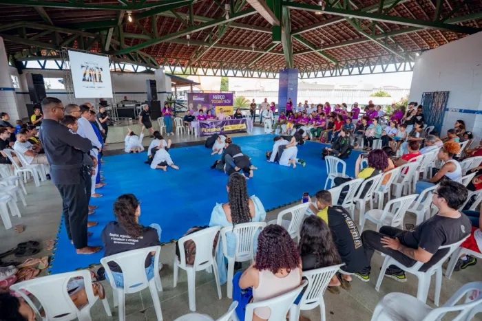 Workshop de Defesa Pessoal mobiliza mulheres durante Março Mulher em Lauro de Freitas
