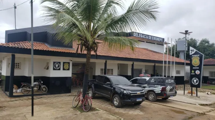 PC-AM prende homem em flagrante por ferir a própria companheira com uma faca, em Eirunepé