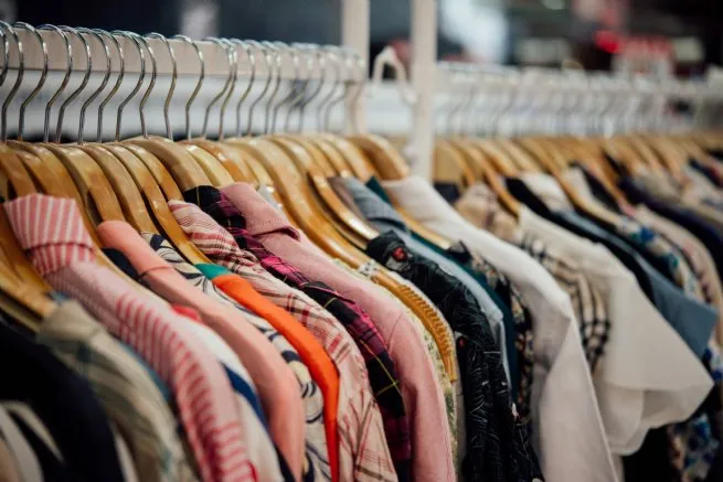 Fundo Social realiza Bazar Solidário com peças a preços acessíveis na Topolândia