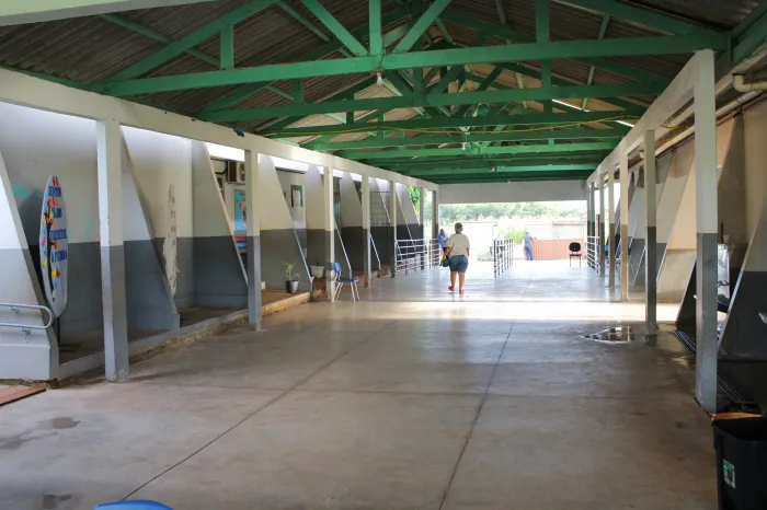  Piso da escola já foi trocado na Escola Cláudio Manoel de Costa (Foto: Luís Castilhos I Secom ALE/RO)